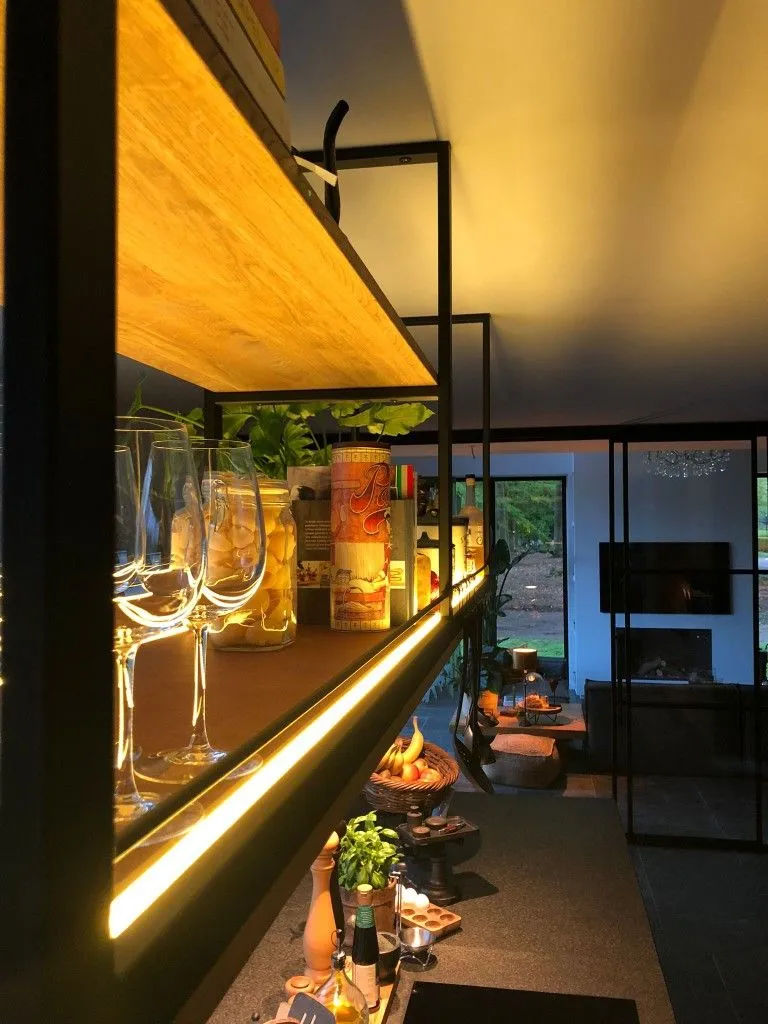 Plafondrek met glas